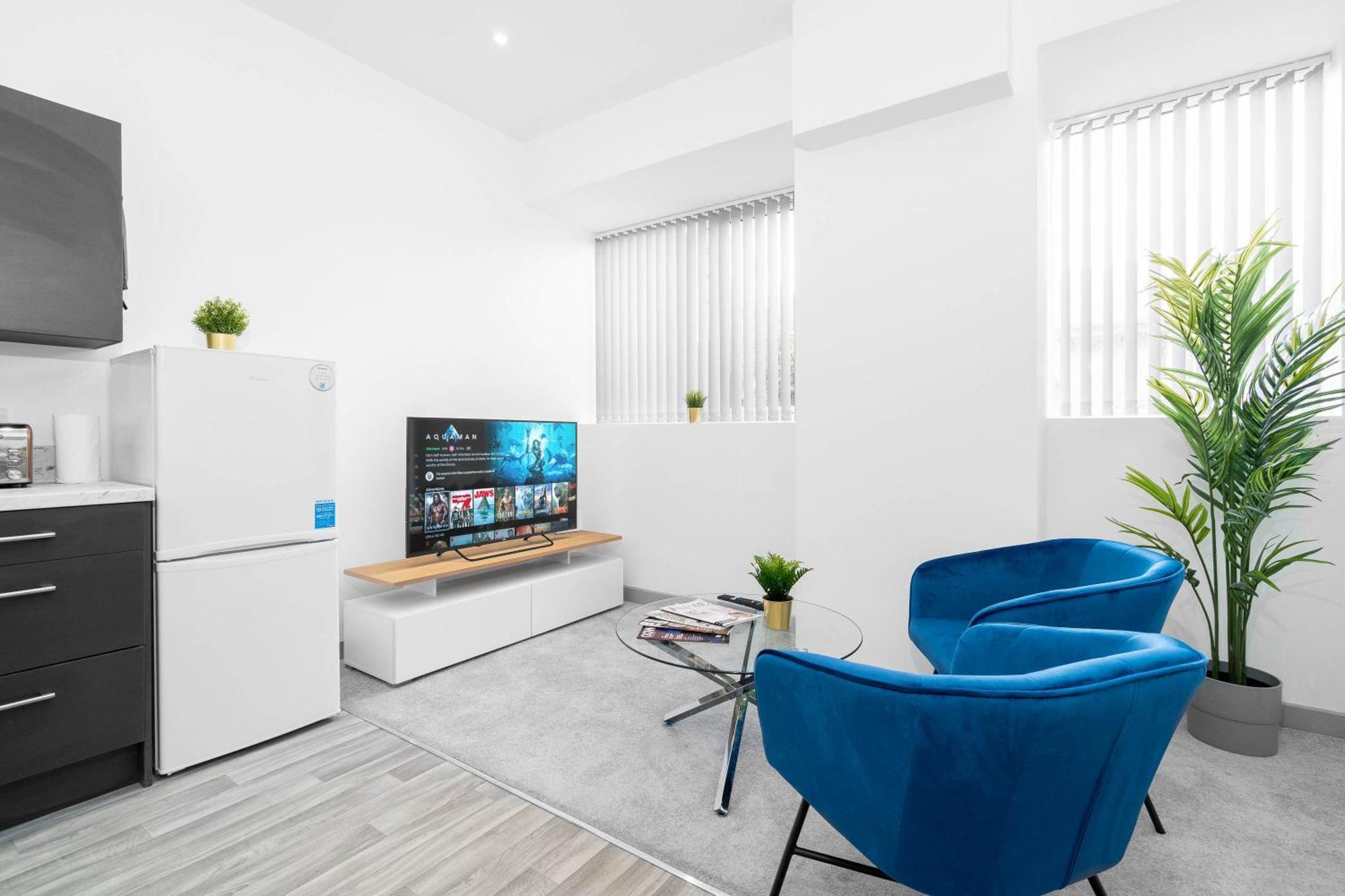 Modern Apartment In Brierley Hill - Secure Parking - Wifi & Netflix - Excellent Value - 11O Extérieur photo