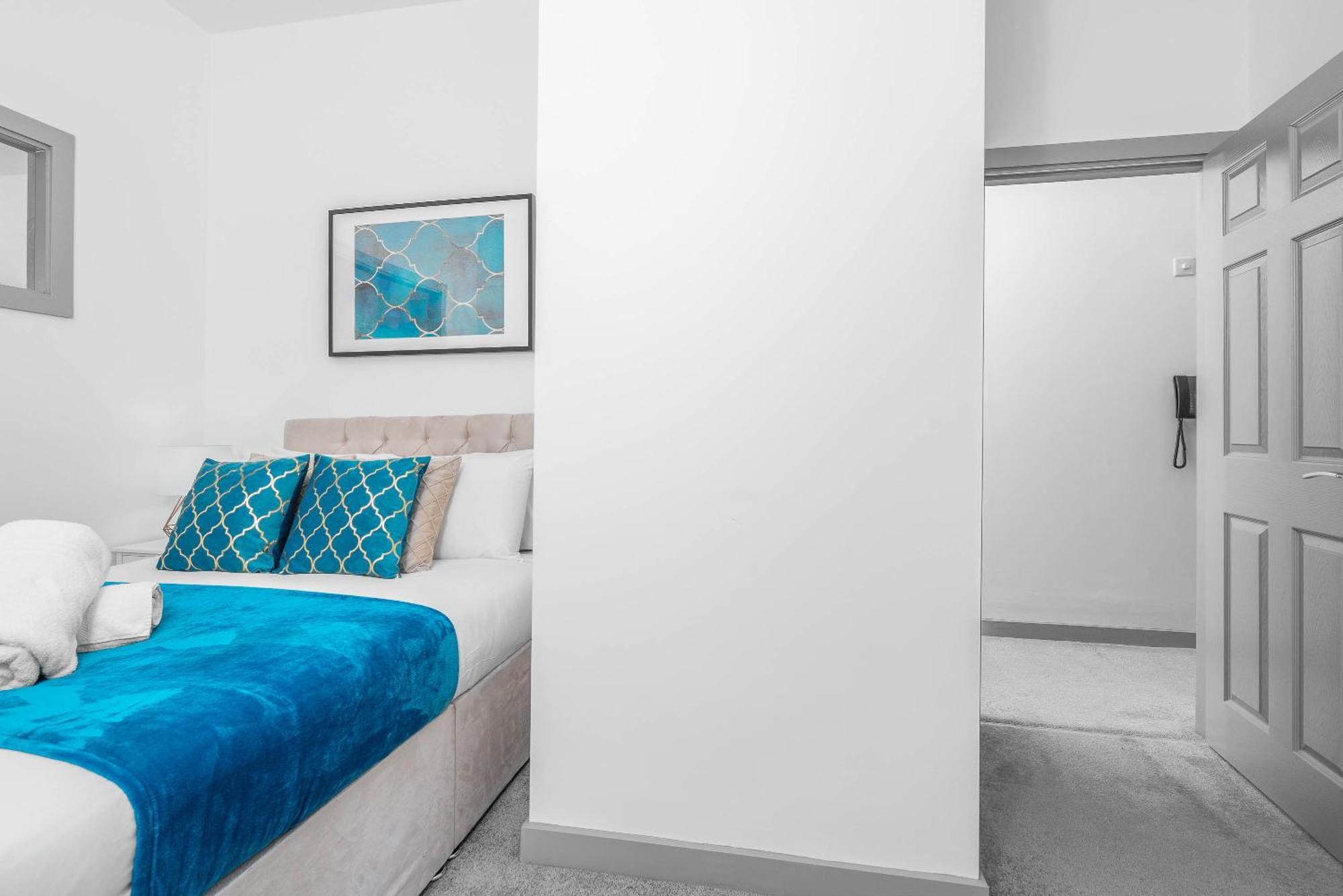 Modern Apartment In Brierley Hill - Secure Parking - Wifi & Netflix - Excellent Value - 11O Extérieur photo